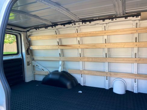 Used 2025 Chevrolet Express 2500 w/ Driver Convenience Package RWD image 32