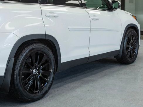 Used 2019 Toyota Highlander SE AWD/4WD image 35