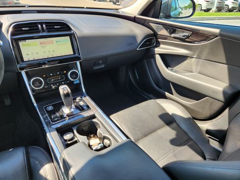 Used 2020 Jaguar XE S AWD/4WD image 14