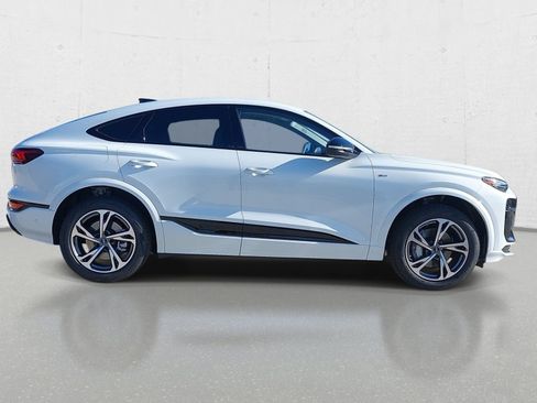 New 2027 Audi Q6 e-tron Premium Plus AWD/4WD image 4