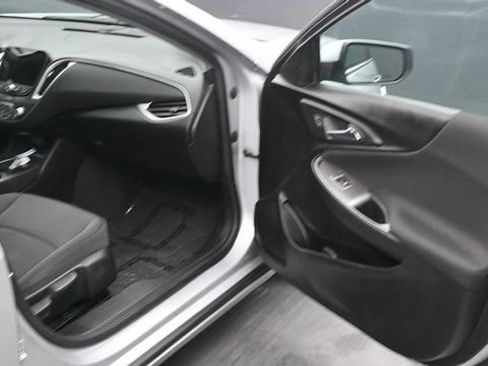 Used 2022 Chevrolet Malibu LT FWD image 12