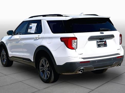 Used 2021 Ford Explorer XLT w/ Equipment Group 202A AWD/4WD image 12