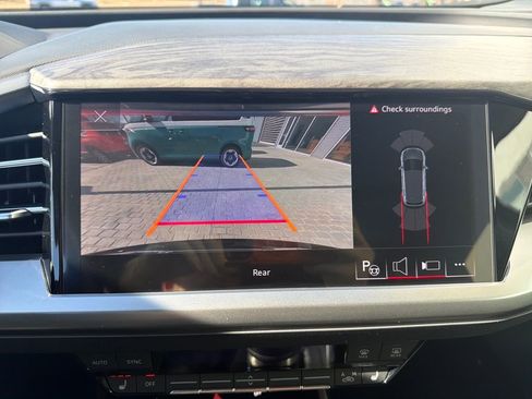 Used 2023 Audi Q4 e-tron Premium Plus image 21