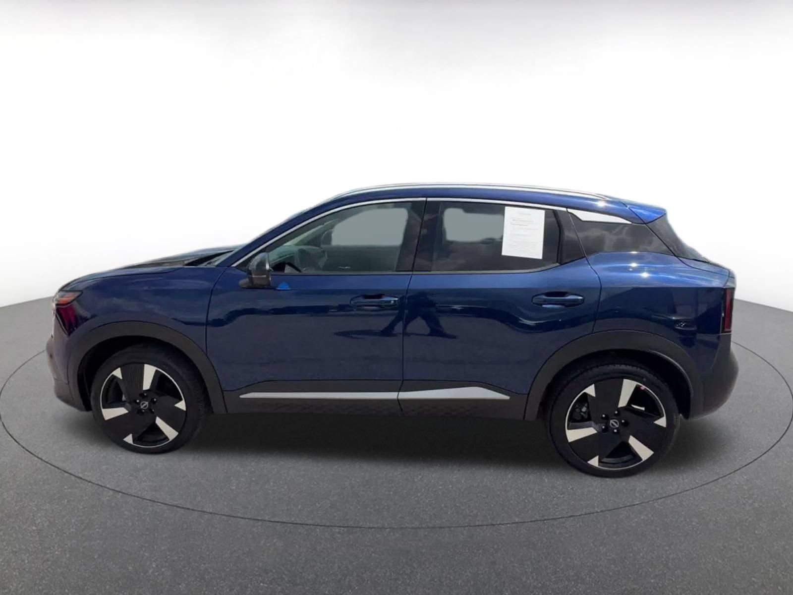 Used 2026 Nissan Kicks SR AWD/4WD image 8