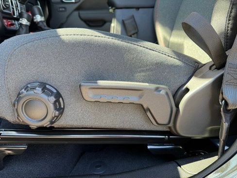 New 2025 Jeep Wrangler Unlimited Rubicon w/ XTREMEE 35" Tire Package image 11