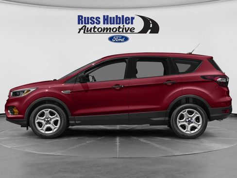 Used 2017 Ford Escape SE w/ Equipment Group 201A FWD image 3