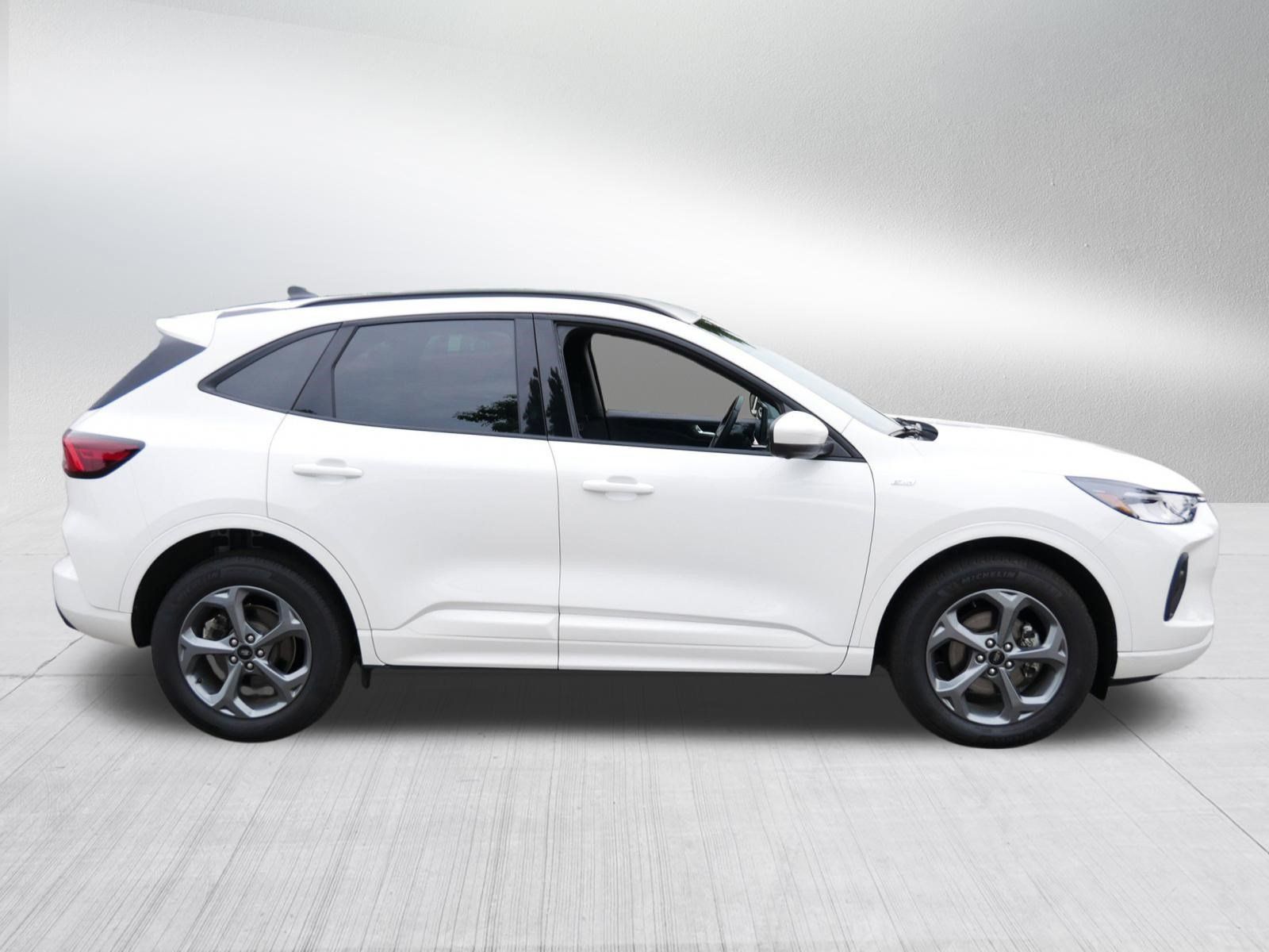 Used 2023 Ford Escape ST-Line Select w/ Tech Pack #2 AWD/4WD image 8