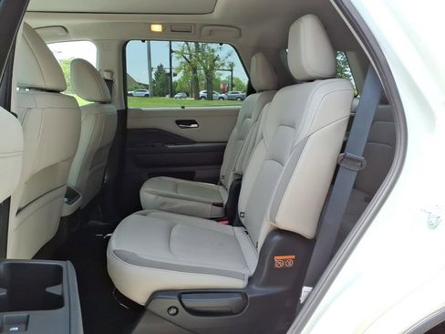 Used 2023 Nissan Pathfinder SL w/ SL Premium Package AWD/4WD image 25