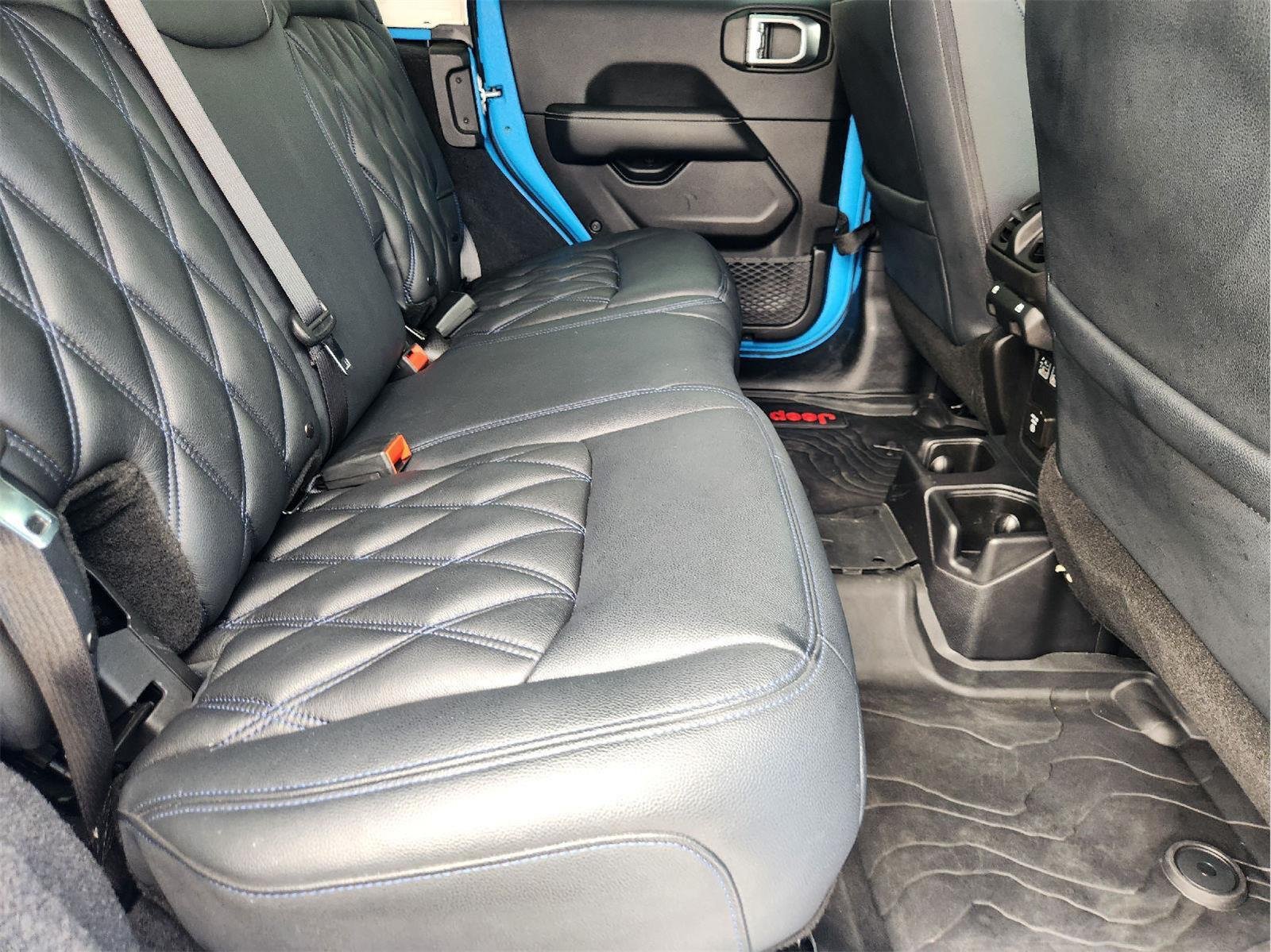 Used 2019 Jeep Wrangler Unlimited Sahara AWD/4WD image 32