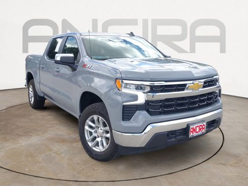 Used 2024 Chevrolet Silverado 1500 LT w/ Z71 Off-Road Package AWD/4WD image 7