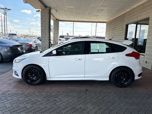 Used 2017 Ford Focus ST FWD image 8