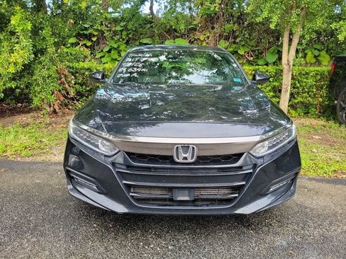Used 2018 Honda Accord Sport image 2