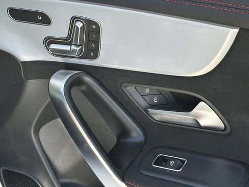 Certified 2025 Mercedes-Benz CLA 250 4MATIC image 17