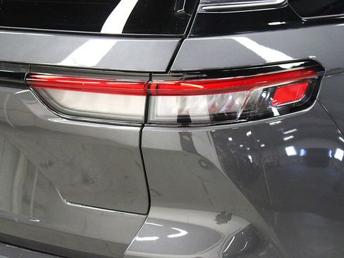 New 2026 Jeep Grand Cherokee Altitude AWD/4WD image 36