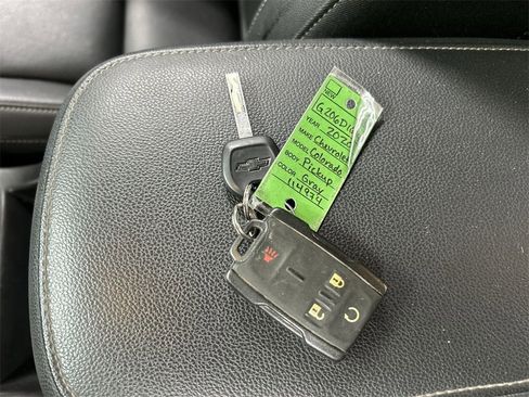 Used 2020 Chevrolet Colorado LT w/ Luxury Package image 12