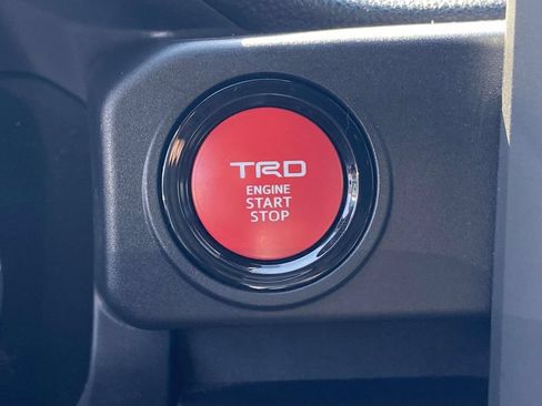 Used 2025 Toyota Tacoma TRD Sport AWD/4WD image 27