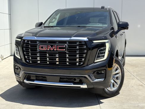 Used 2025 GMC Yukon XL Denali AWD/4WD image 1
