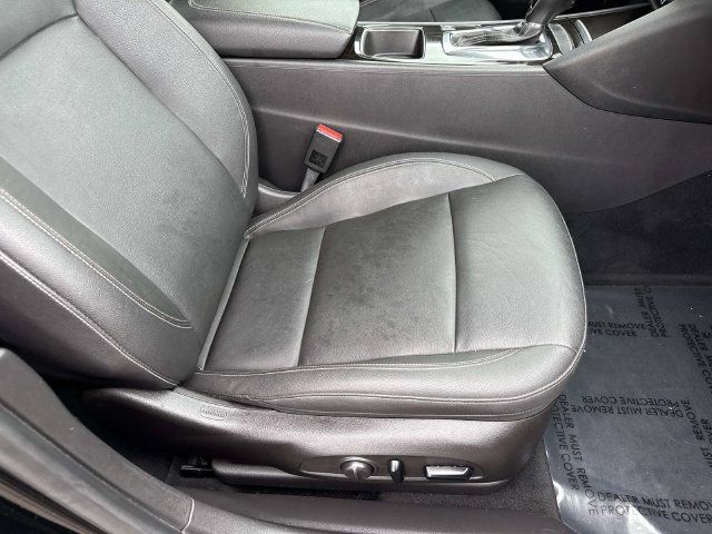 Used 2018 Buick Regal Essence w/ Sights and Sounds Package AWD/4WD image 10