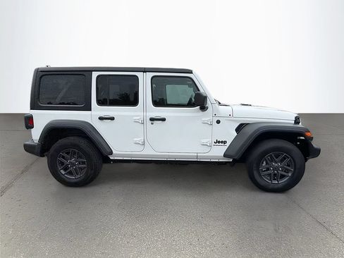 Used 2024 Jeep Wrangler Unlimited Sport AWD/4WD image 3