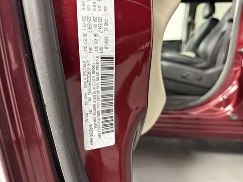Used 2017 Dodge Grand Caravan SXT FWD image 37