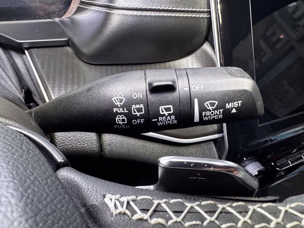 Used 2024 Jeep Grand Cherokee L Altitude AWD/4WD image 27