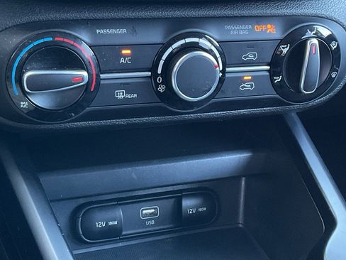 Used 2025 Kia Soul LX w/ LX Technology Package image 35