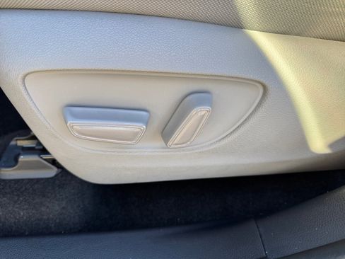 Used 2024 Toyota Highlander LE image 14