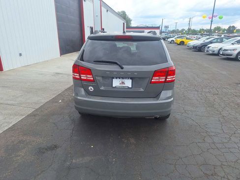 Used 2020 Dodge Journey SE w/ SE Popular Equipment Group FWD image 7