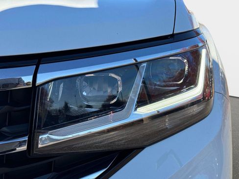 Certified 2022 Volkswagen Atlas SE image 10