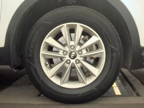 Used 2019 Kia Sorento LX w/ LX Convenience Package FWD image 10