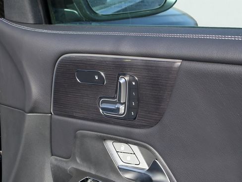 New 2026 Mercedes-Benz GLB 250 4MATIC image 20