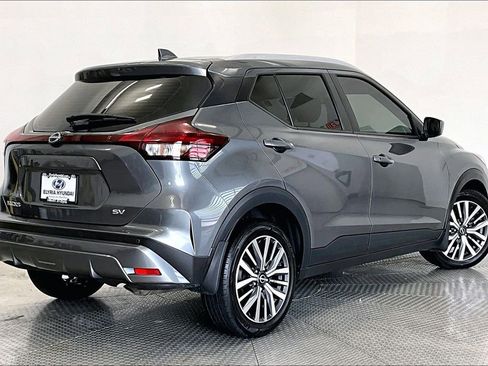 Used 2023 Nissan Kicks SV FWD image 2