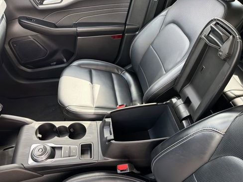 Used 2025 Ford Escape Platinum AWD/4WD image 23