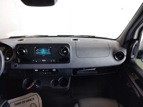 Used 2023 Mercedes-Benz Sprinter 3500 image 33