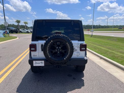 Certified 2022 Jeep Wrangler Unlimited Sport AWD/4WD image 7