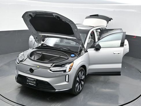 New 2025 Volvo EX90 Ultra image 38