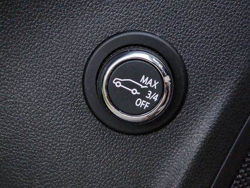 Used 2023 Buick Envision Essence w/ Sport Touring Package image 27