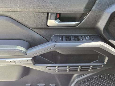 Used 2024 Toyota Tacoma TRD Sport image 26