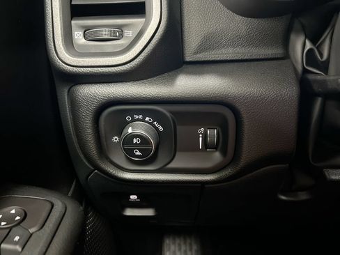 New 2026 RAM 1500 Express AWD/4WD image 18