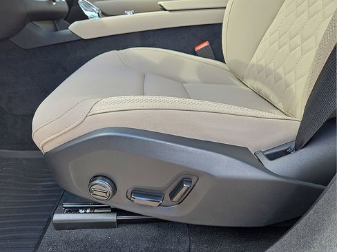 New 2026 Volvo XC90 B6 Plus w/ Protection Package Premier image 25