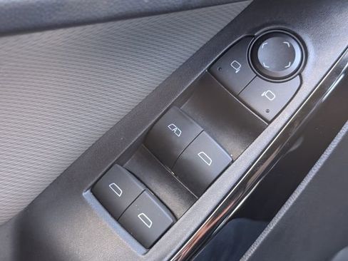 Used 2025 Chevrolet Equinox LT w/ Convenience Package II image 22