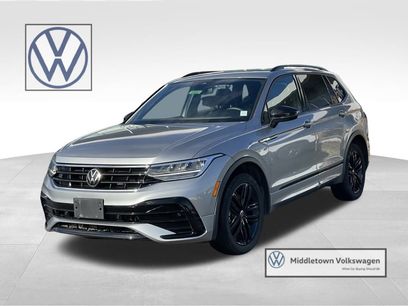 Certified 2022 Volkswagen Tiguan SE R-Line