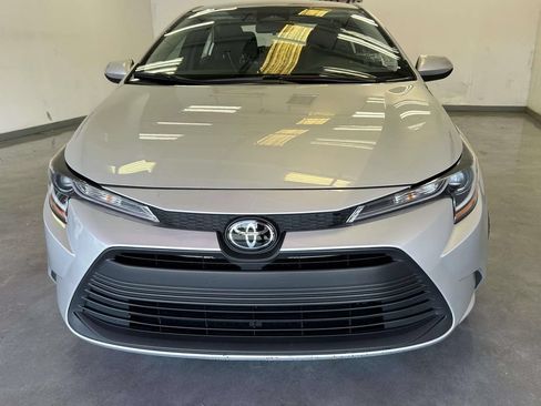 Used 2025 Toyota Corolla LE FWD image 8