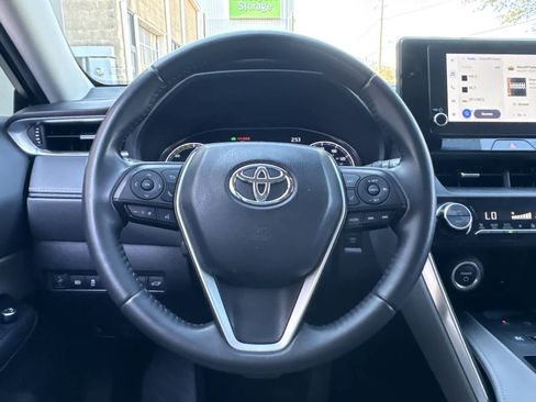 Used 2023 Toyota Venza LE image 27