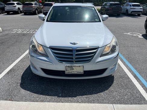Used 2014 Hyundai Genesis 3.8 w/ Premium Package 02 RWD image 2