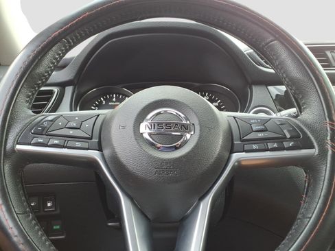 Used 2020 Nissan Rogue SV AWD/4WD image 24