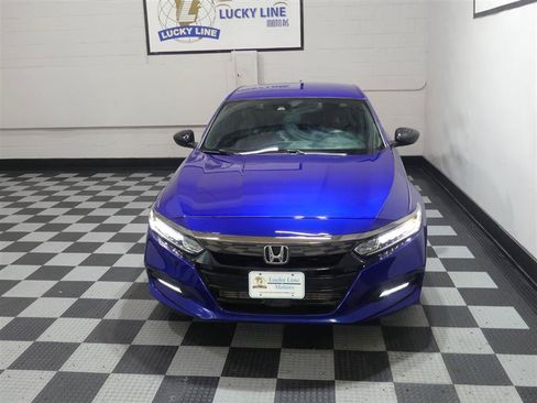Used 2018 Honda Accord Sport image 3