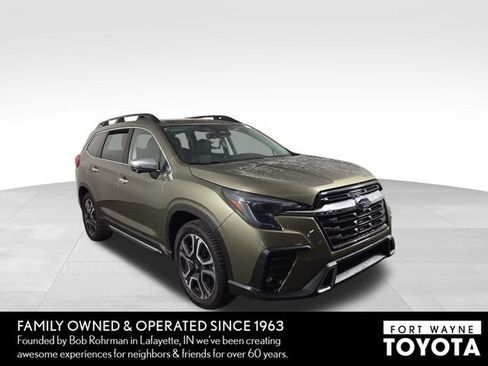 Used 2023 Subaru Ascent Touring AWD/4WD image 4