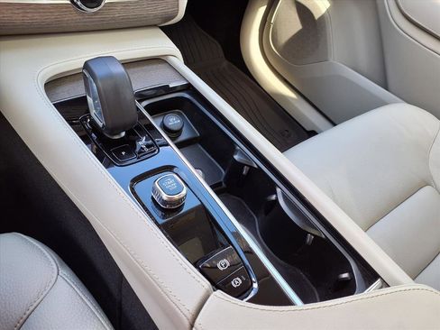 Certified 2023 Volvo XC90 B6 Core w/ Protection Package Premier image 25