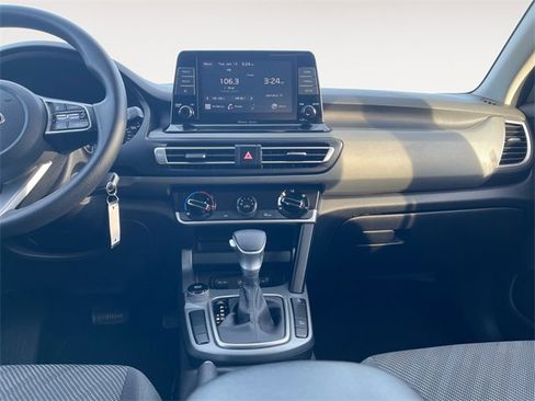 Used 2021 Kia Seltos LX image 11